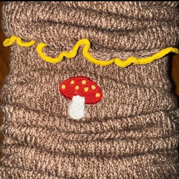 Hot Topic Leg warmers Mushroom Tan Lettuce Edge Size 9-11 Cottagecore Bohemian - Picture 2 of 5